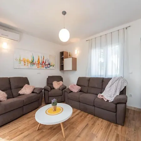 Ferienhaus House Ruza Privlaka (Zadar)